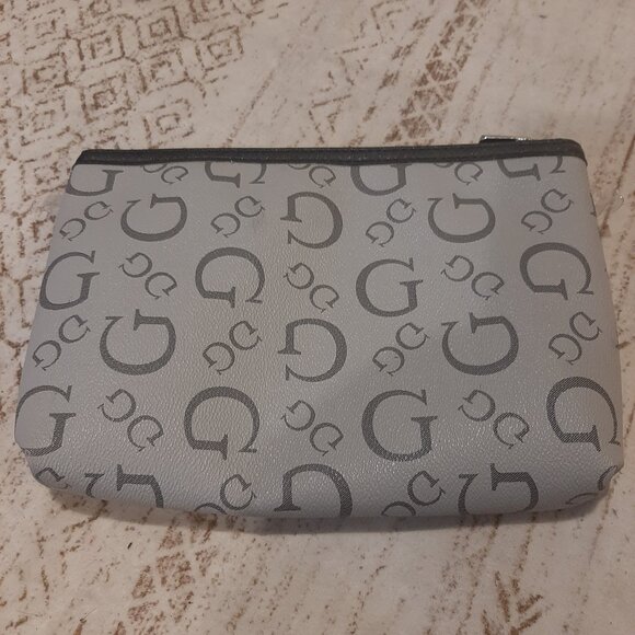 Guess traval bag - Picture 3 of 4